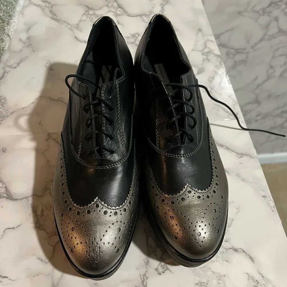 Tosca Blu Women’s Oxford Platform Shoes Size 39= 7.5US Leather Lace Up